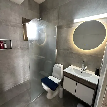 아파트 Evitas House 파포스