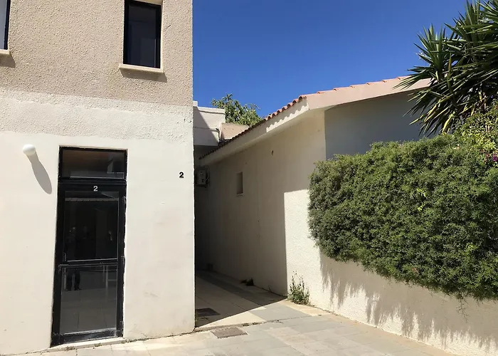 아파트 Evitas House 파포스